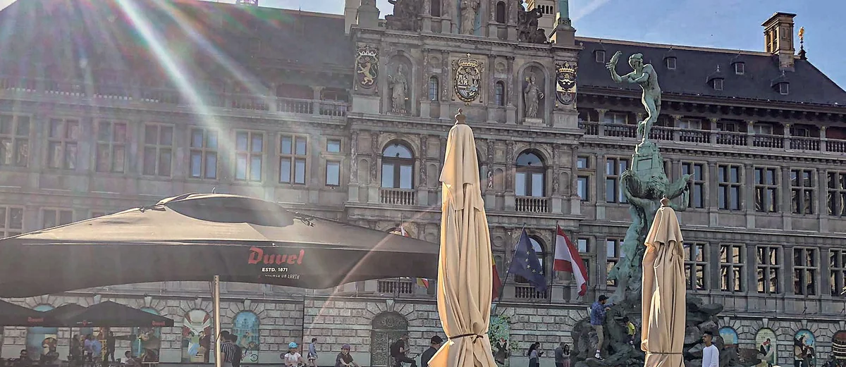 Antwerp City Hall and the Brabo fountain, seen from the terrace of 't Braboke