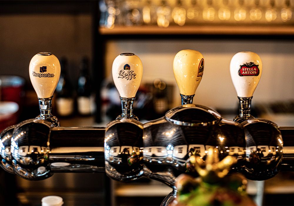 De biertaps aan de bar van 't Braboke